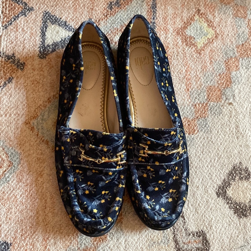 CABI slip on velvet loafers